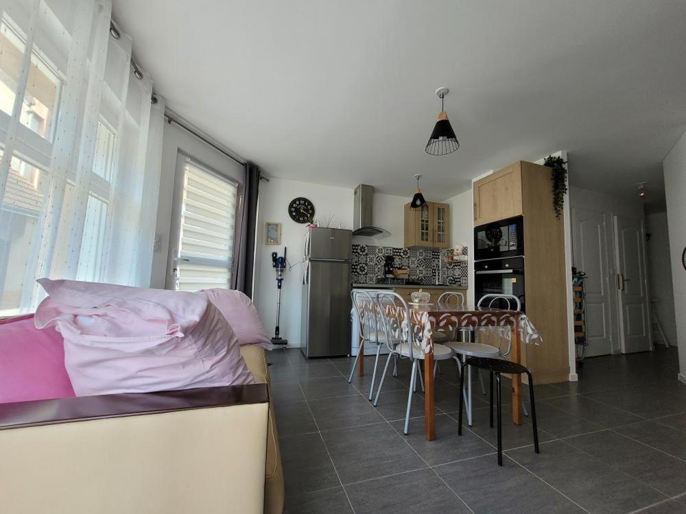 Appartement Salbris- Parking Gratuit Bagian luar foto