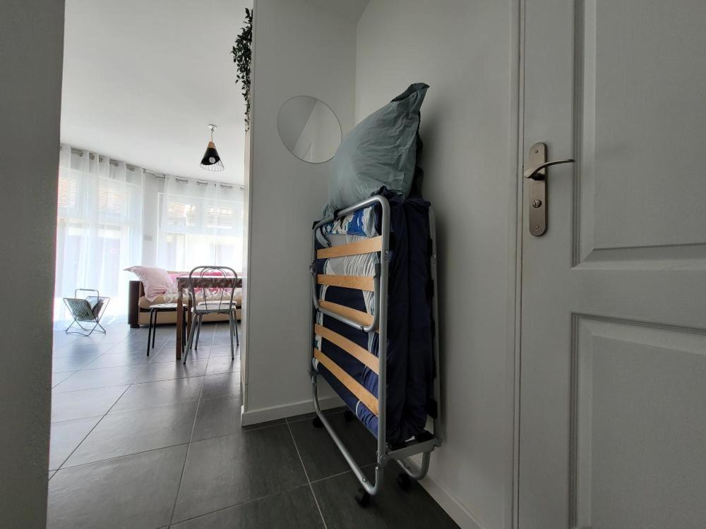 Appartement Salbris- Parking Gratuit Bagian luar foto