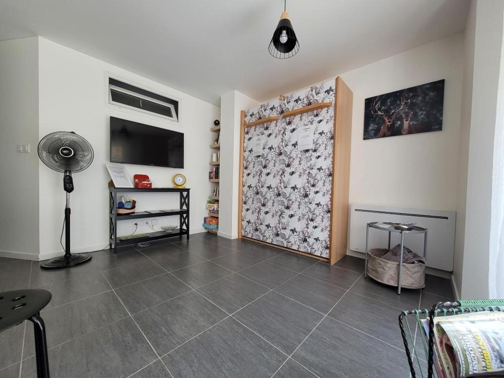 Appartement Salbris- Parking Gratuit Bagian luar foto
