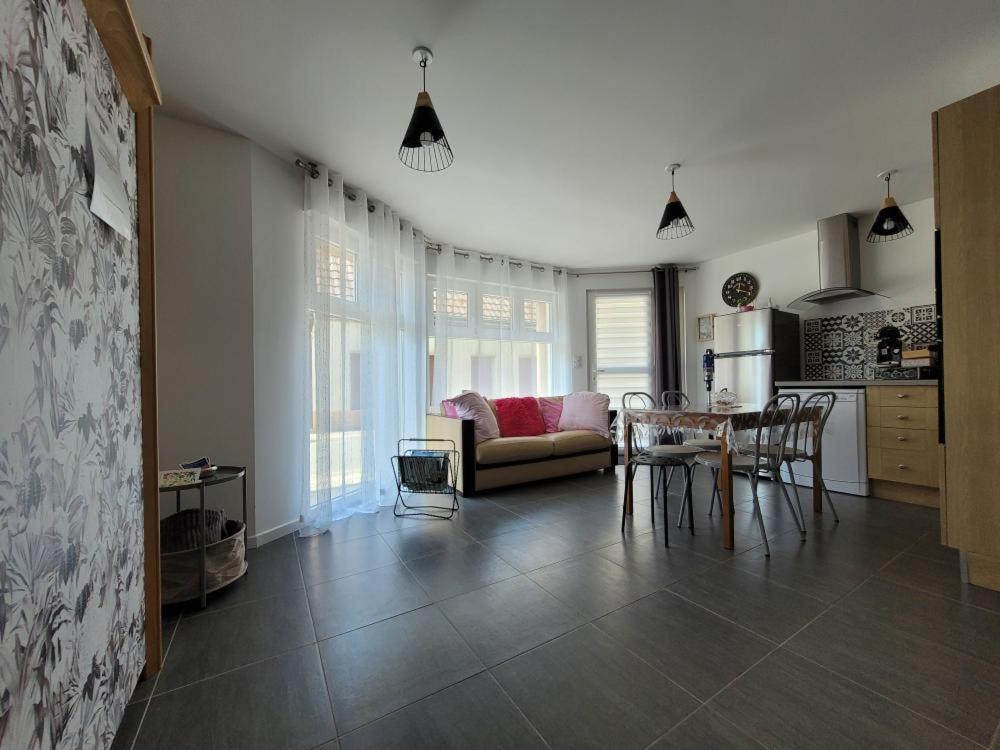Appartement Salbris- Parking Gratuit Bagian luar foto